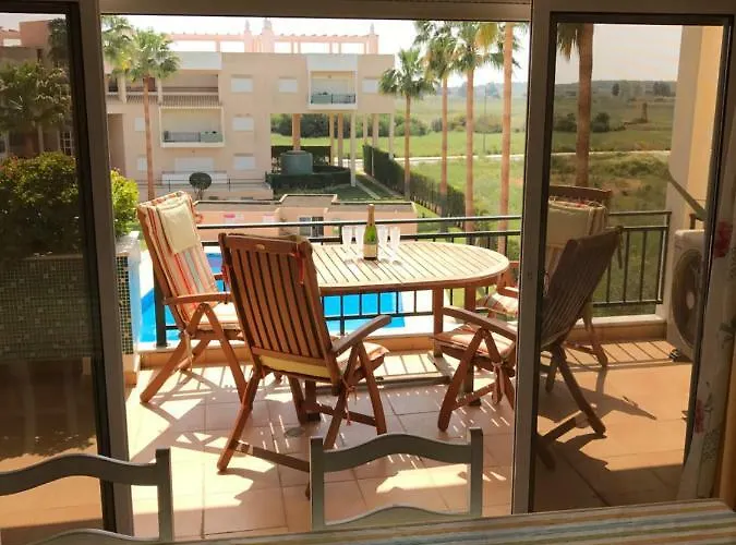 Palm Garden Apartment *